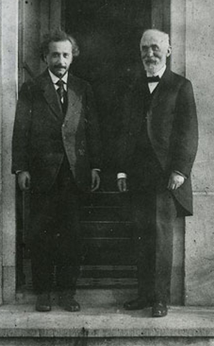 Rencontre de Einstein et de Lorentz.